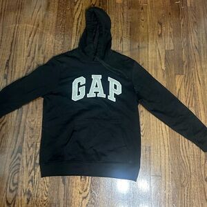 men’ssize medium black Gap hoodie, gray text, perfect condition, super warm